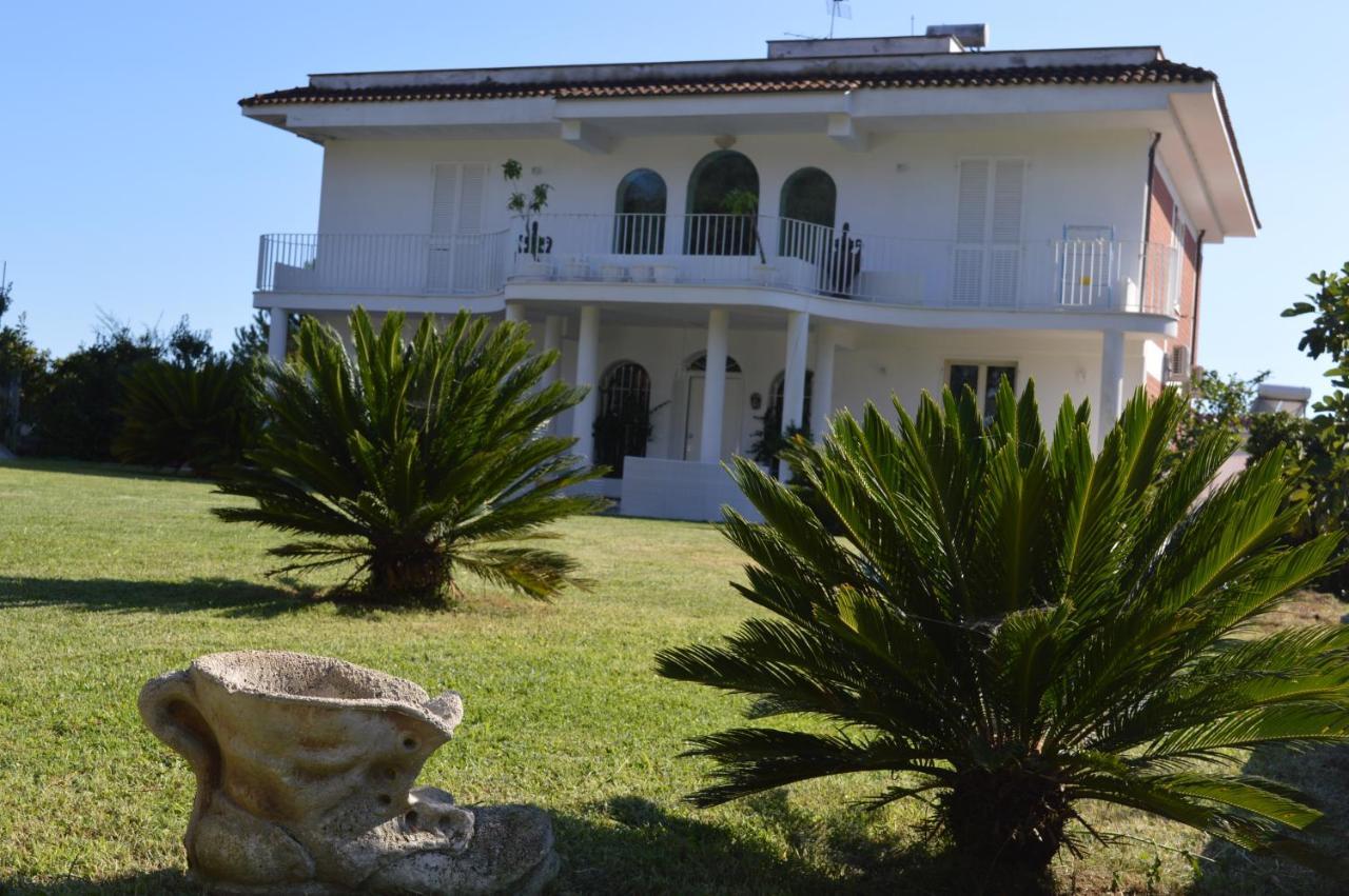 Casa Blanca B&B Latina Ngoại thất bức ảnh